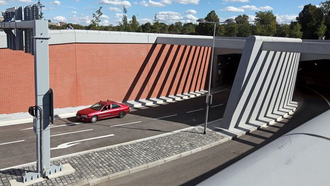 Poblíž vjezdu do tunelů na Letné a u Prašného mostu budou nové velkokapacitní garáže.