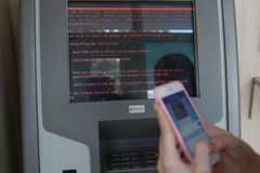 Evropu zasáhly masivní kyberútoky. Na Ukrajině kolabovaly systémy bank, napadené je i Česko