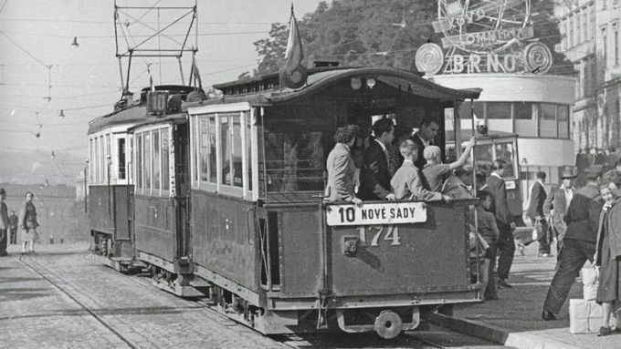FOTO Koňka, parní tramvaj i lodě. Brno slaví výročí MHD