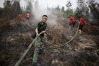 Půl milionu Indonésanů trpí dýchacími obtížemi. Kvůli požárům, které zemi sužovaly měsíce