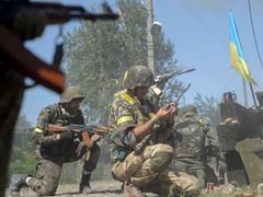 Ukrajinští vojáci v bitvě o Ilovajsk.
