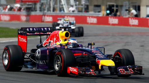 Red Bull Formula One driver Sebastian Vettel of Germany drives during the Canadian F1 Grand Prix at the Circuit Gilles Villeneuve in Montreal June 8, 2014. REUTERS/Chris