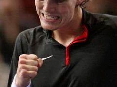 Tomáš Berdych a jeho vítězné gesto na turnaji v Paříži