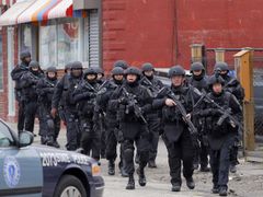 Jednotka SWAT ve Watertownu.