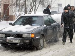 Zbit byl i televizní kameraman Reuters Dmitrij Modorskyj, který pak musel být hospitalizován. Bezpečností agenti v civilním oblečení a vyzbrojení pistolemi prostřelili pneumatiky automobilu, v němž se kameraman údajně snažil uniknout.