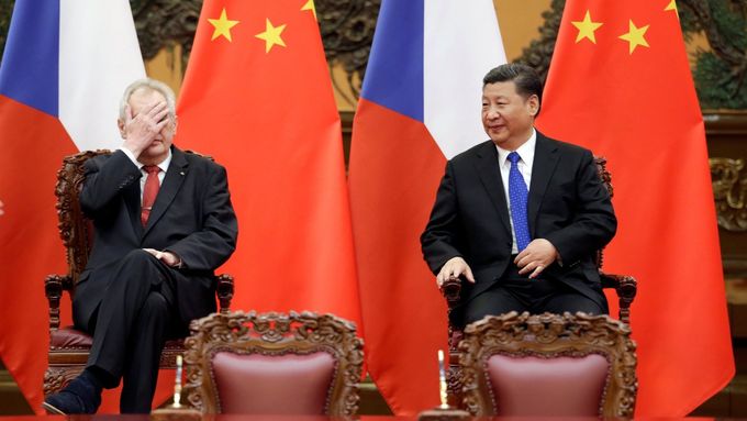 Miloš Zeman při setkání s čínským prezidentem  Si Ťin-pchingem v Pekingu. 12. 5. 2017.