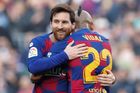 Starý dobrý kanonýr Messi. Hvězda čtyřmi góly rozdrtila Eibar a Barca vede ligu