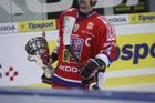 Kapitán národního mužstva Tomáš Plekanec převzal trofej pro celkového vítěze Euro Hockey Tour. Češi tuto dlouhodobou soutěž vyhráli po čtrnácti letech.