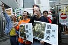 Čína poslala na 11 let do vězení spoluautora Charty 08