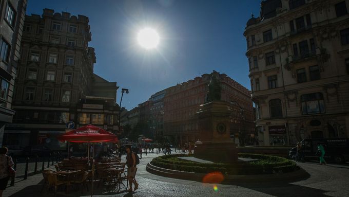 Praha se podle vědců v létě změní na rozžhavenou pec. (Ilustrační foto)