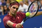 Špatný start Federera. Sedmatřicetiletý Švýcar padl na Turnaji mistrů s Nišikorim
