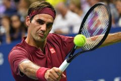 Špatný start Federera. Sedmatřicetiletý Švýcar padl na Turnaji mistrů s Nišikorim