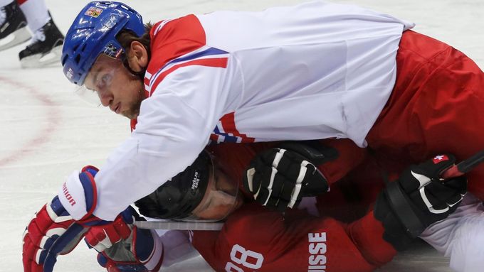Mnohem větší důraz a agresivnější přístup by měli podle Milana Antoše čeští hokejisté předvádět