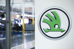 Škoda Auto v pololetí zvýšila provozní zisk na 824 milionů eur, rostou jí také tržby