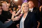 Le Penová vypíše referendum o odchodu Francie z Evropské unie, stane-li se prezidentkou