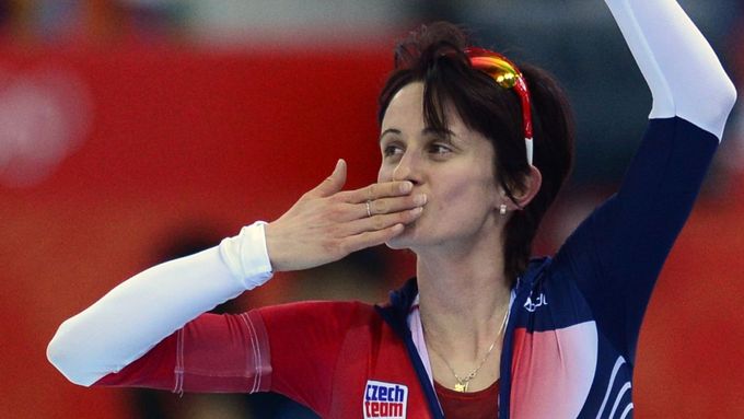 Martina Sáblíková slaví své třetí zlato a pátou medaili z olympijských her.