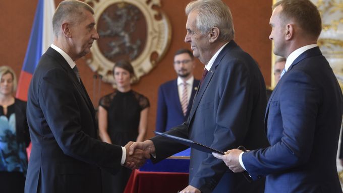 Andrej Babiš je prezidentem Zemanem podruhé jmenován premiérem