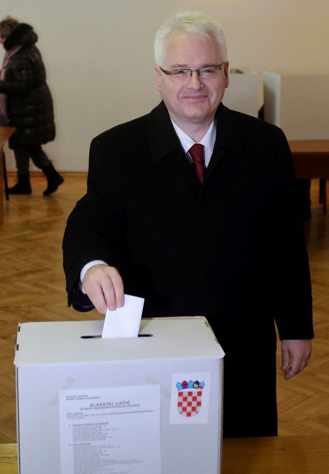 Dosavadní chorvatský prezident Ivo Josipovič při prezidentských volbách v prosinci 2014