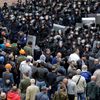Proruští aktivisté berou útokem vládní budovu Luhansku