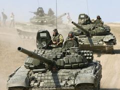 Loňský srpen: Ruské tanky se valí Gruzií.
