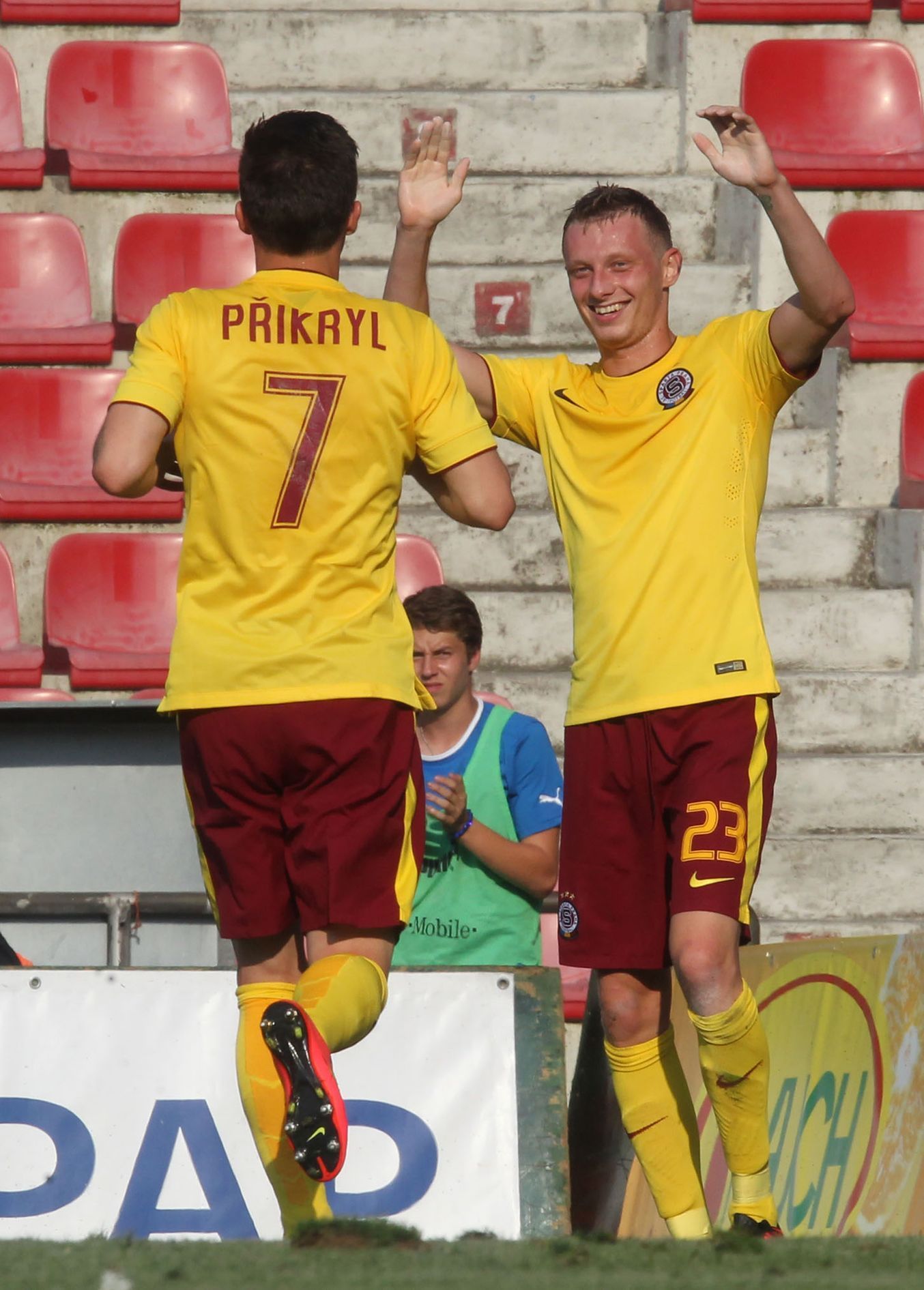 Superpohár 2014, Sparta-Plzeň: Ladislav Krejčí (vpravo) slaví gól