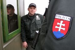 Zrušení víz nezvýšilo počet Ukrajinců cestujících přes Slovensko. Provoz na přechodech je normální