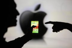 Ve sporu o patenty znovu vede Samsung, Apple prohrál soud a miliardová pokuta se ruší