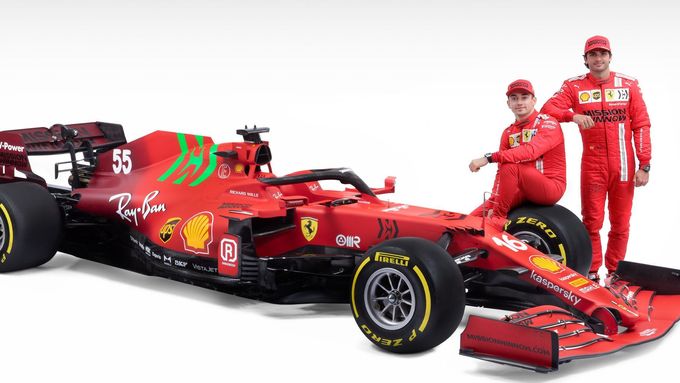 Prohlédněte si ze všech stran nový monopost F1 Ferrari SF21 pro sezonu 2021