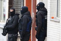 Belgická policie zadržela dva muže v souvislosti s teroristickými útoky v Paříži