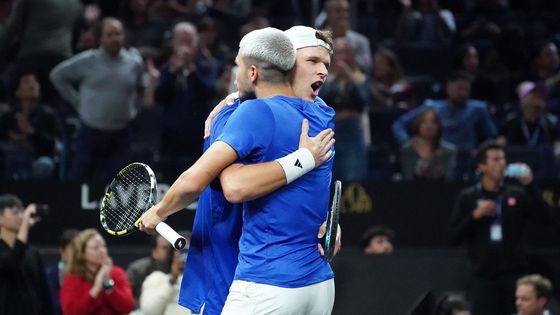 Jakub Menšík s Carlosem Alcarazem ve čtyřhře na Laver Cupu 2025