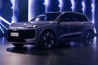 Německý koncern prostřednictvím dalších značek odhalil i jiné novinky. Třeba Audi Q6L e-tron, které je specifickou verzí nového elektromobilu čtyř kruhů na platformě PPE pro čínský trh. Hlavní novinkou je protažený rozvor náprav, ústící ve větší množství místa na zadních sedadlech. Podle čínského testovacího cyklu auto ujede přes 700 km na jedno nabití, na výběr pak budou verze s pohonem zadních nebo všech kol.