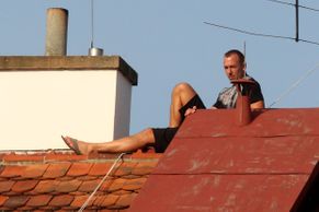 FOTO Začala liga: diváci na střechách, hasiči a pivo