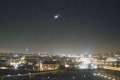 Kamera zachytila přelet jasného meteoru nad Prahou
