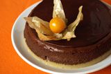 7. Chez Lucie: Další specialistkou na sladké a taky vše pečené je i blogerka Lucie Dvořáková. Dá vám tip například na chutný čokoládový cheesecake.
