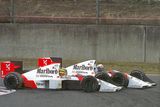 Senna s Prostem se v roce 1988 sešli u McLarenu. Už následující rok přišel jejich první ostrý střet, který vyvrcholil vzájemnou kolizí v Japonsku, kterou podle mínění Brazilce zavinil jeho francouzský soupeř. Senna si sice dojel pro titul, ale protože byl po závodě diskvalifikován, šampionem se stal Prost.