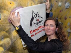 Klára Poláčková na tiskové konferenci před expedicí na Mount Everest.