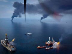 Vírou v budoucnost hlubokomořských vrtů na ropu otřásla loňská havárie na plošině Deepwater Horizon v Mexickém zálivu