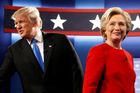 Amerika rozhoduje. Clintonová, nebo Trump? Jak změní tyto volby USA? Podívejte se na rozhovory DVTV