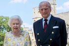 Královna nese ztrátu manžela důstojně, rodina se kolem ní semkla, řekl princ Andrew