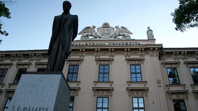 Budova Lékařské fakulty Masarykovy univerzity v Brně na Komenského náměstí.