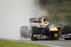 McLaren: Vettelova školácká chyba poškodila Buttona