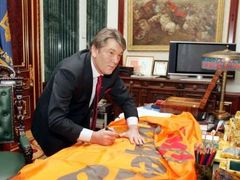 Opozice vyzývá prezidenta Viktora Juščenka, aby se k jejich společnému projektu přihlásil