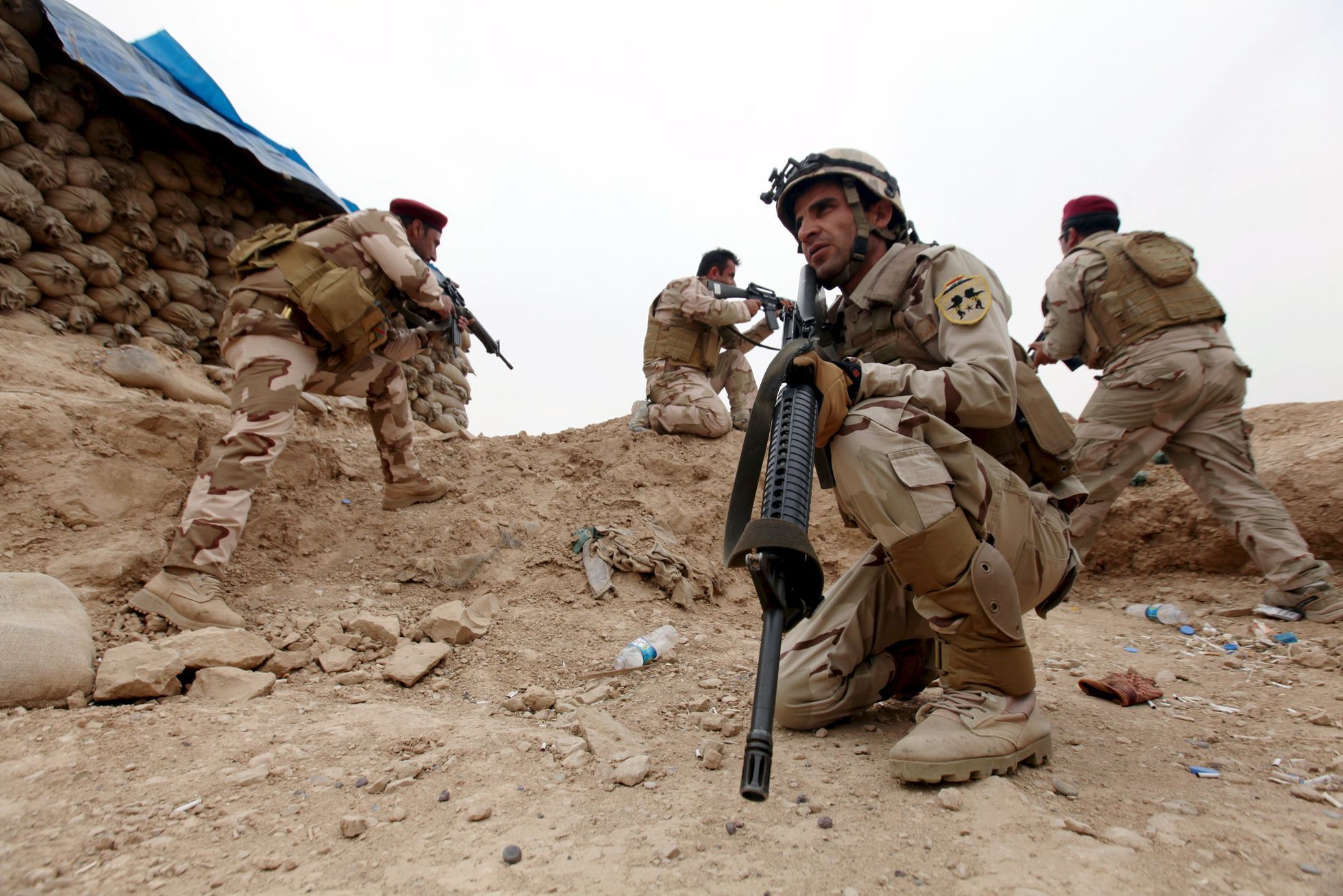 Iráčtí vojáci u Mosulu