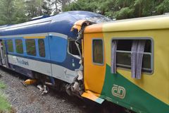 Policie obvinila strojvedoucího za nehodu vlaků u Perninku, kde zemřeli dva lidé