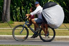 Jízdní kolo bývalo na Kubě symbolem krize. Teď se znovu vrací do módy