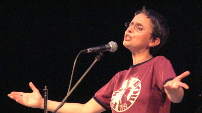 Zuzana Navarová na koncertě v říjnu 2003.