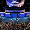 Delegáti jásají, když je Hillary Clintonová konečně oficiálně jmenována demokratickou kandidátkou na prezidentku USA