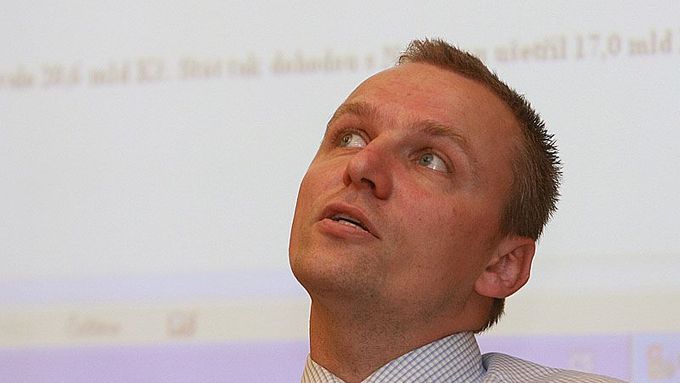 Radek Šnábl, dlouholetý expert na arbitráže se brání proti vyhazovu z ministerstva financí.