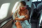 Cibulková se chlubí kojením na dovolené, s miminkem vyrazila do Chorvatska