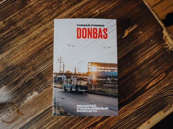 Tomáš Forró: Donbas (Paseka, 2020) Obal knihy Donbas